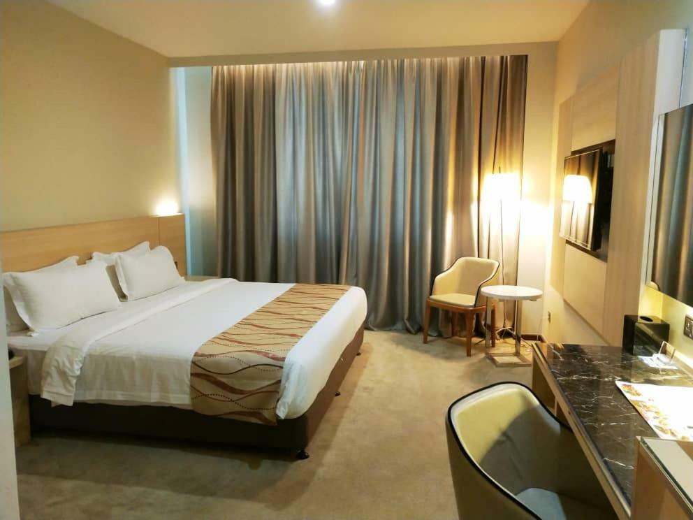 Purest Hotel Sungai Petani Exterior foto